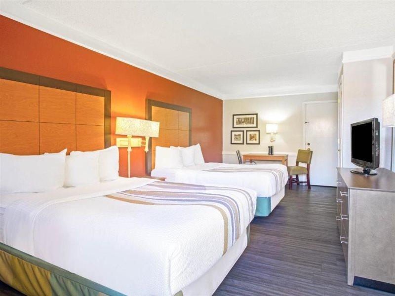 La Quinta Inn By Wyndham Victoria Eksteriør billede