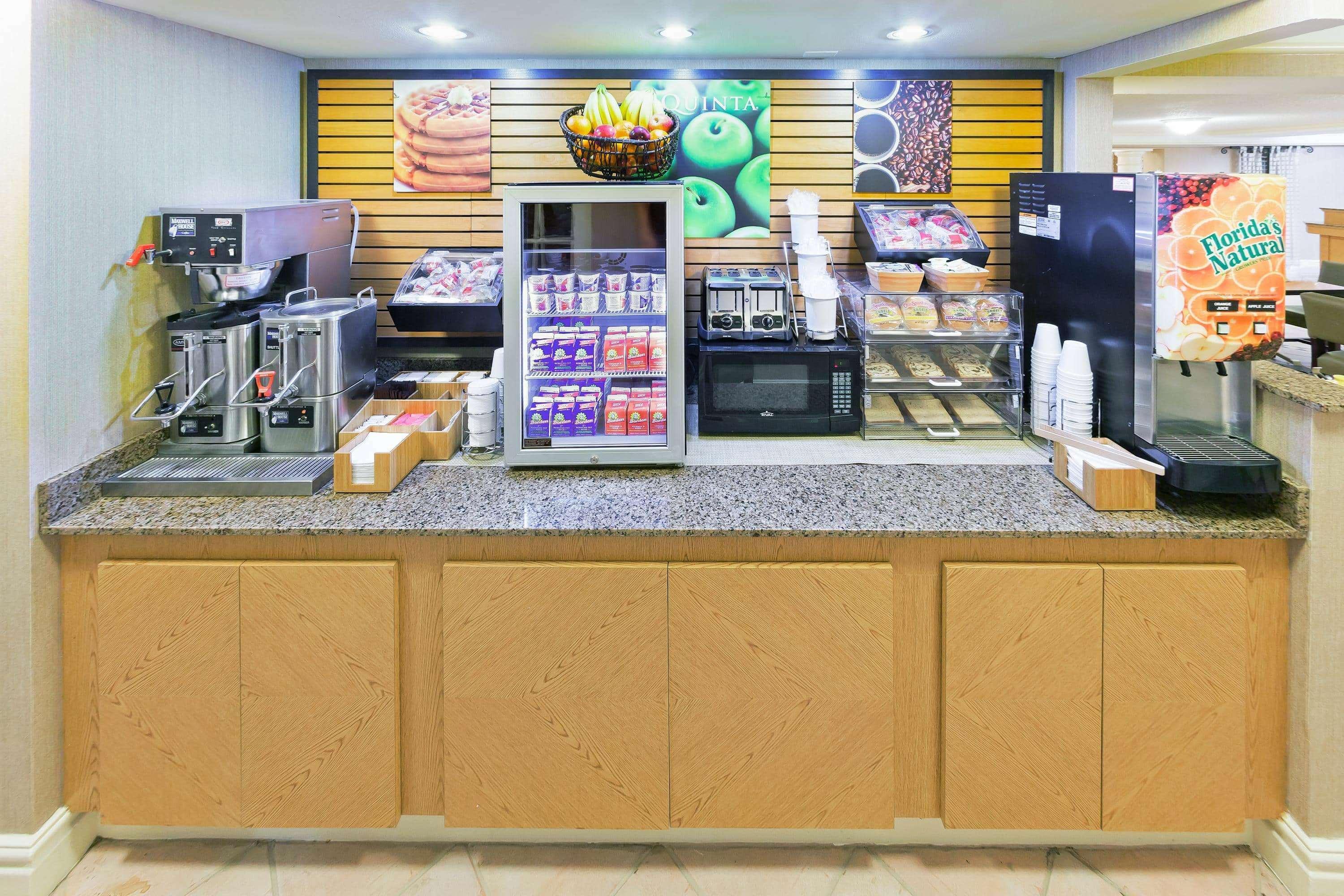 La Quinta Inn By Wyndham Victoria Eksteriør billede