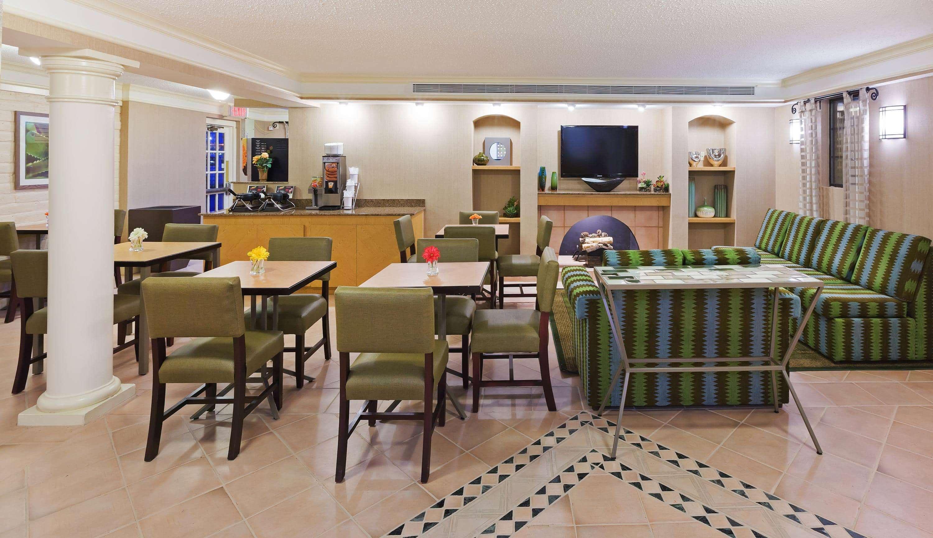 La Quinta Inn By Wyndham Victoria Eksteriør billede
