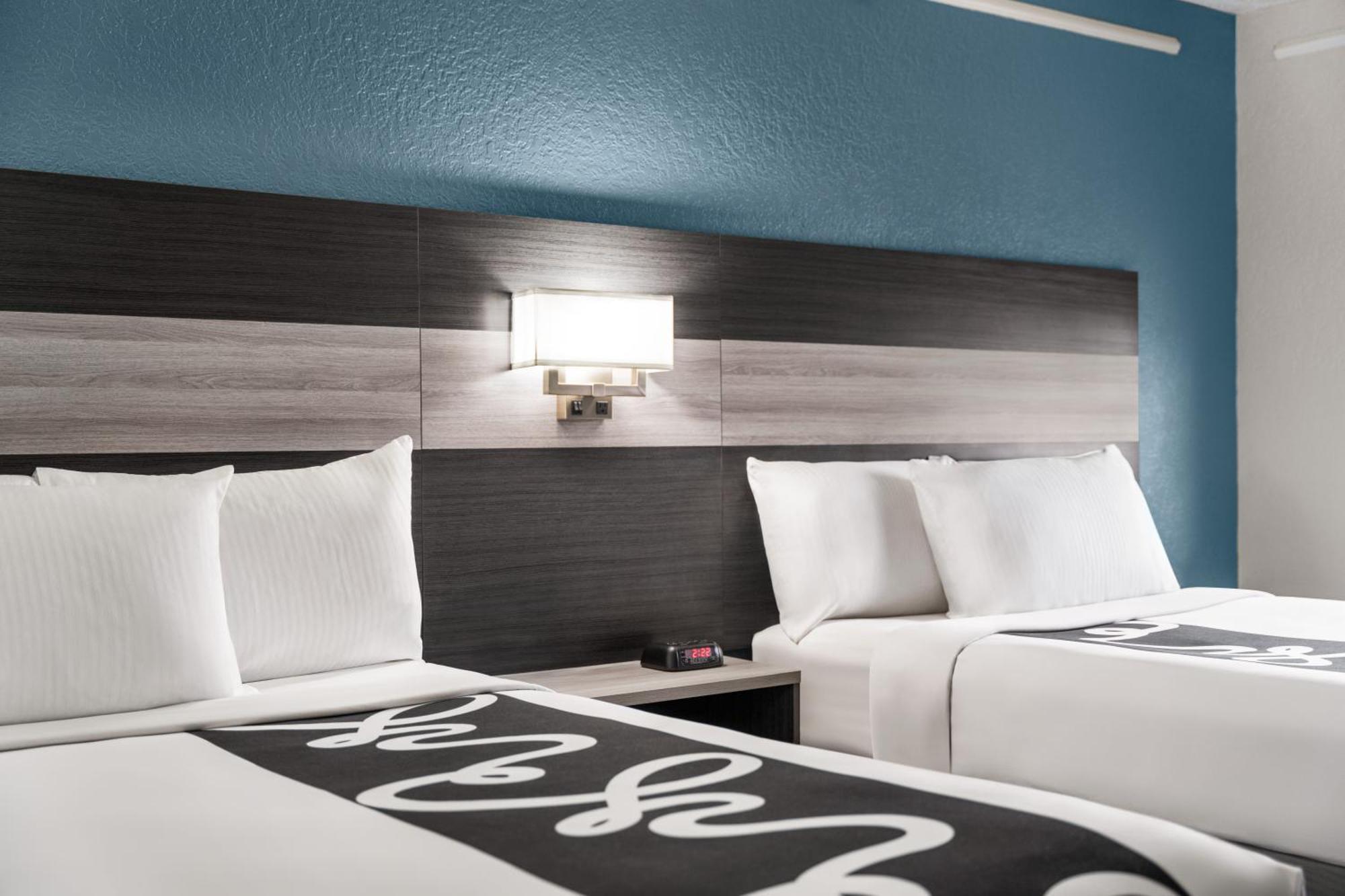 La Quinta Inn By Wyndham Victoria Eksteriør billede