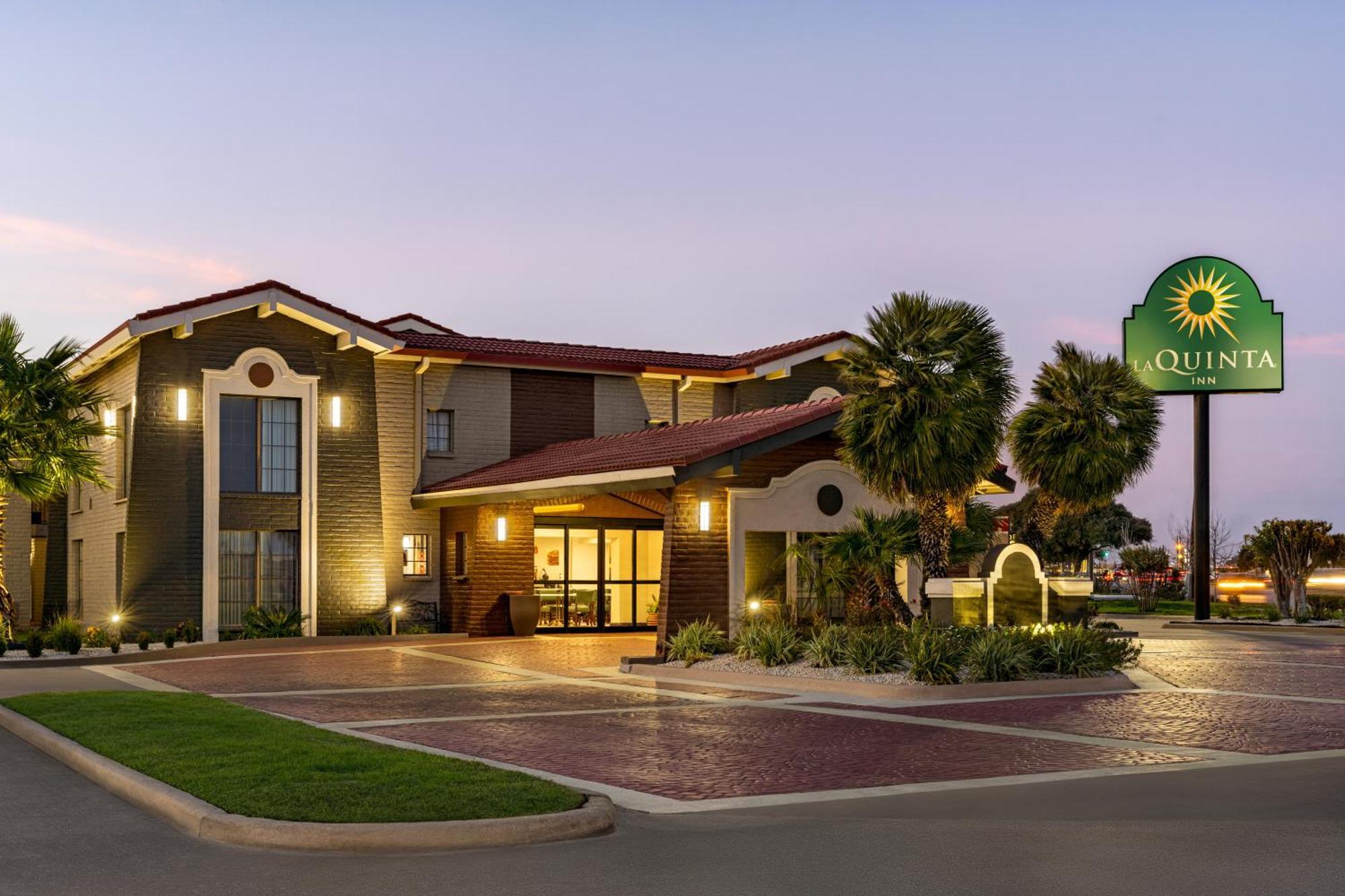 La Quinta Inn By Wyndham Victoria Eksteriør billede