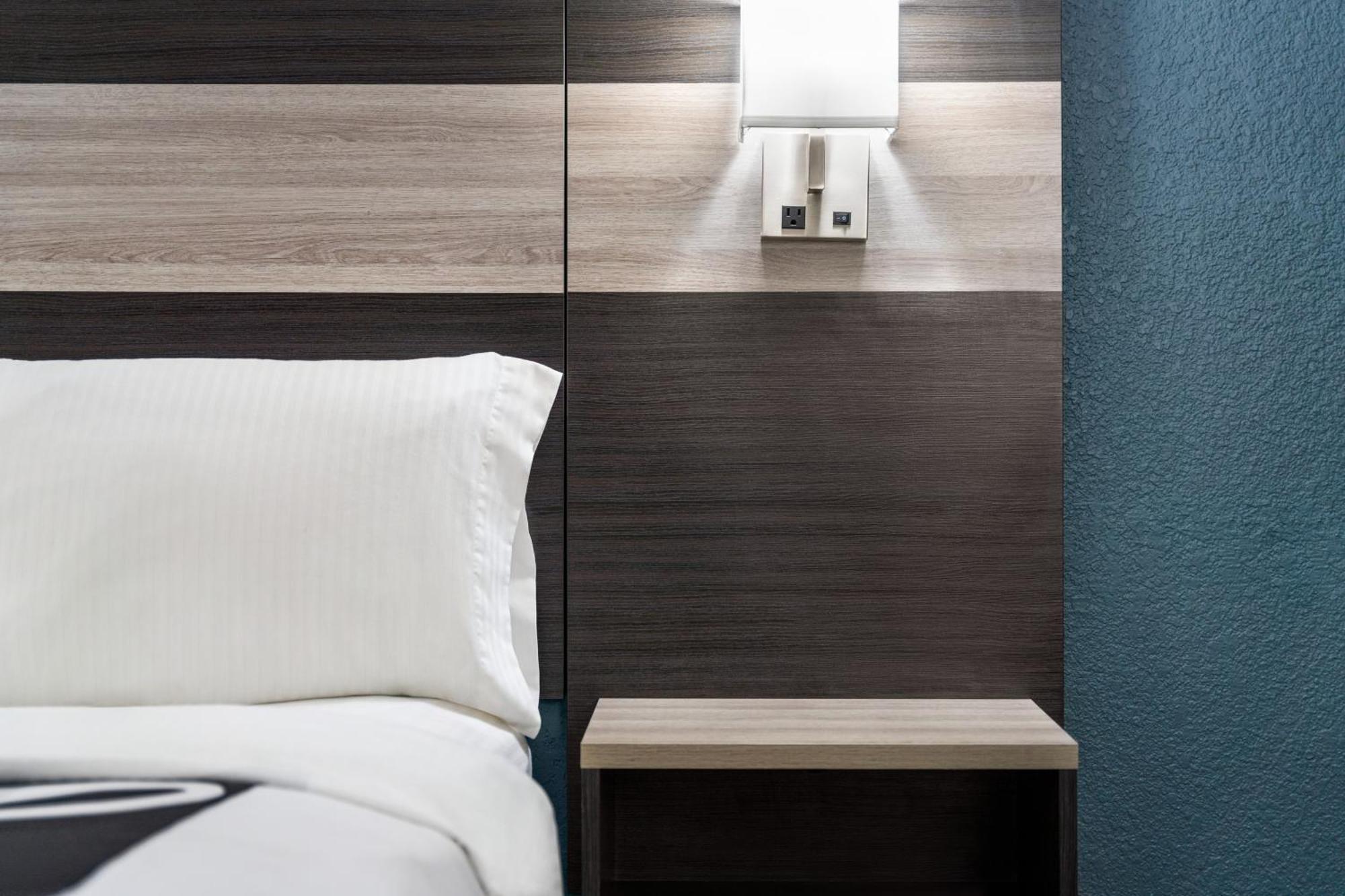 La Quinta Inn By Wyndham Victoria Eksteriør billede